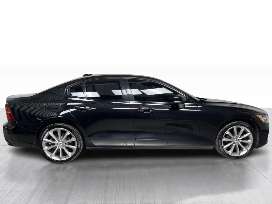 2022 Volvo S60 — photo 2