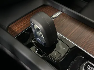 2022 Volvo S60 - image 31