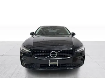 2022 Volvo S60 - image 9
