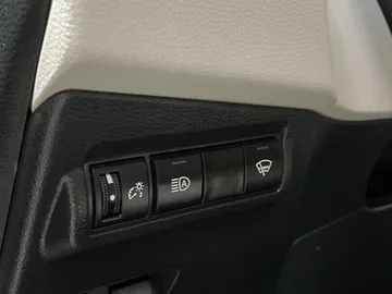 2024 Toyota Corolla Cross - image 27