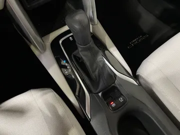 2024 Toyota Corolla Cross - image 25