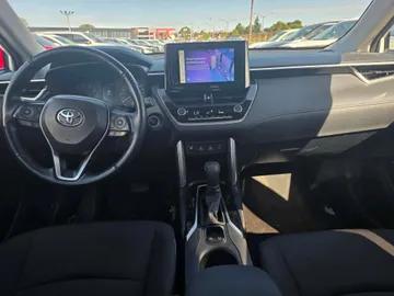 2023 Toyota Corolla Cross - image 9