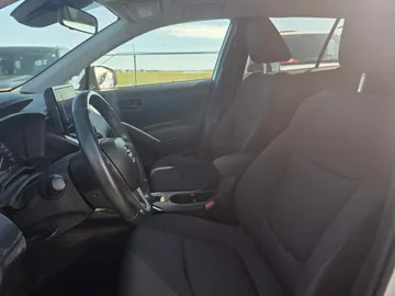 2023 Toyota Corolla Cross - image 8