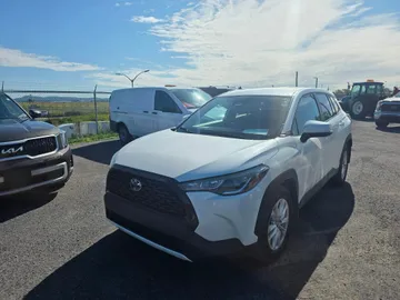 2023 Toyota Corolla Cross - image 3
