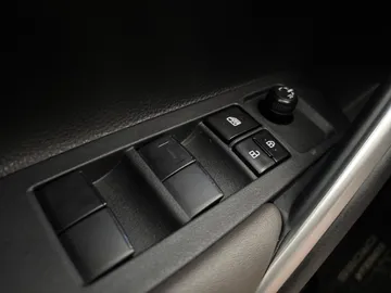 2024 Toyota Corolla Cross - image 21