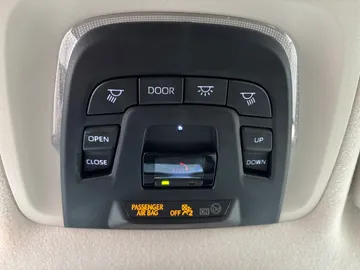 2024 Toyota Corolla Cross - image 17