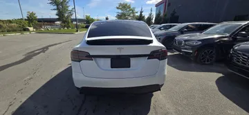 2023 Tesla Model X - image 6