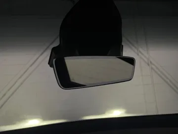 2022 Tesla Model X - image 15
