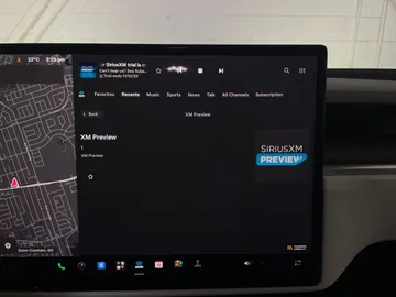 2022 Tesla Model X - image 31