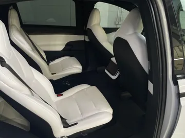 2022 Tesla Model X - image 14