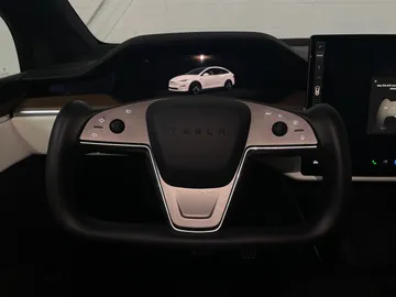 2022 Tesla Model X - image 17