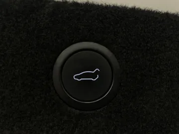 2022 Tesla Model X - image 20