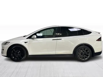 2022 Tesla Model X - image 9