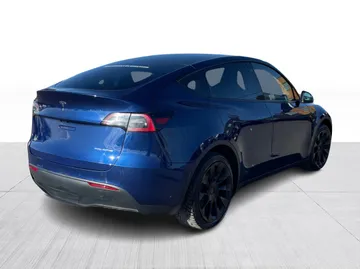 2022 Tesla Model Y - image 15