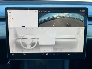 2022 Tesla Model Y - image 23