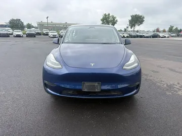2022 Tesla Model Y - image 2