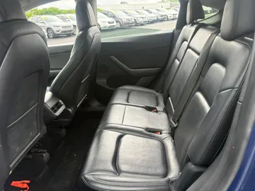 2022 Tesla Model Y - image 8