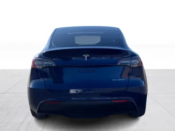 2022 Tesla Model Y - image 13