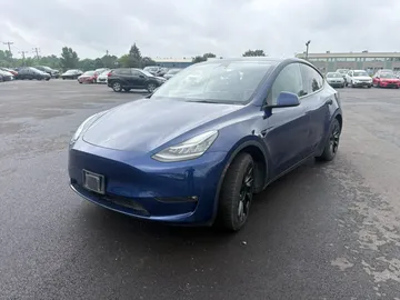 2022 Tesla Model Y - image 3