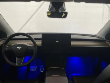 2022 Tesla Model Y - image 4