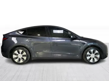 2022 Tesla Model Y - image 2
