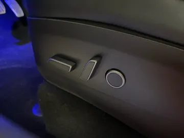 2022 Tesla Model Y - image 18