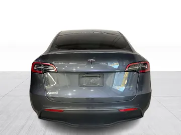 2022 Tesla Model Y - image 12
