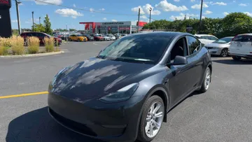 2024 Tesla Model Y - image 3
