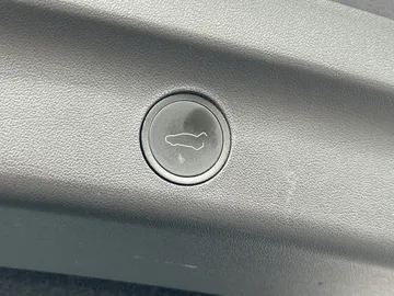 2024 Tesla Model Y - image 19