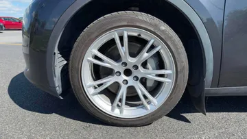 2024 Tesla Model Y - image 7