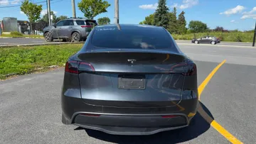 2024 Tesla Model Y - image 6