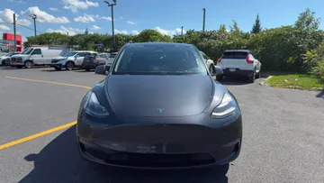 2024 Tesla Model Y - image 2