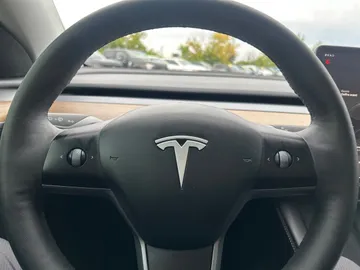 2024 Tesla Model Y - image 16