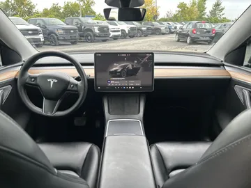 2024 Tesla Model Y - image 4