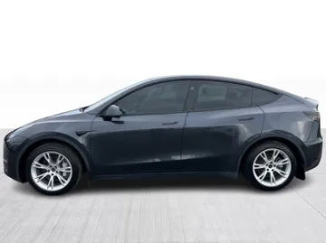 2024 Tesla Model Y - image 7