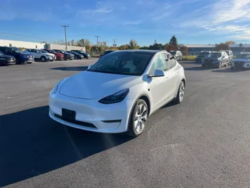 2022 Tesla Model Y - image 3