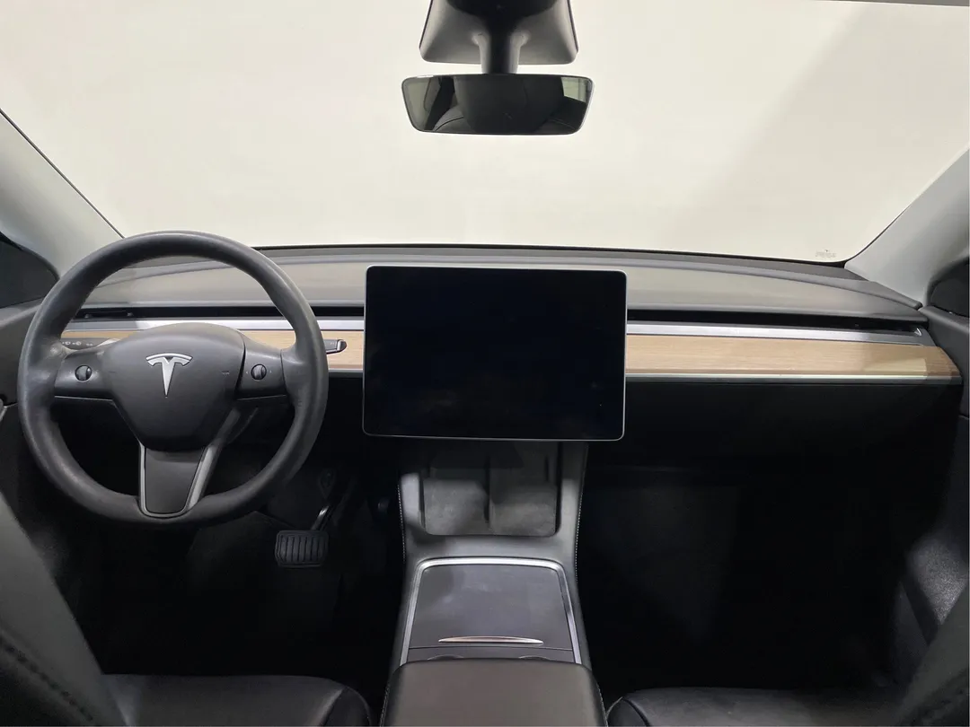 2022 Tesla Model Y — photo 4