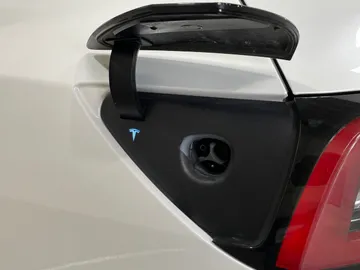 2022 Tesla Model Y - image 27