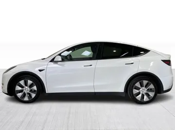 2022 Tesla Model Y - image 10