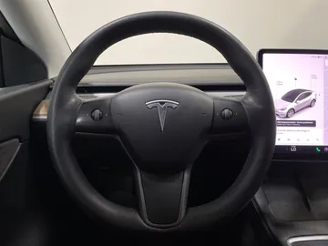 2022 Tesla Model Y - image 20