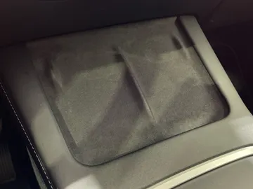2022 Tesla Model Y - image 22