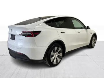 2022 Tesla Model Y - image 14