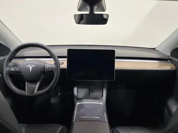 2022 Tesla Model Y - image 4