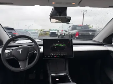2023 Tesla Model Y - image 9