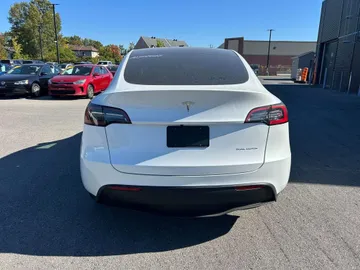 2023 Tesla Model Y - image 4