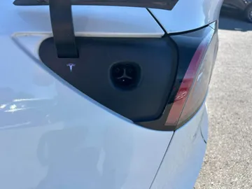 2023 Tesla Model Y - image 10