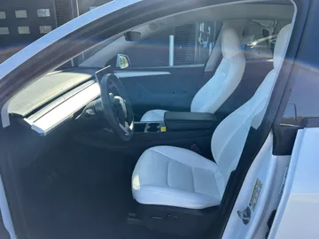 2023 Tesla Model Y - image 8