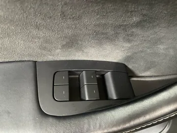 2022 Tesla Model Y - image 25