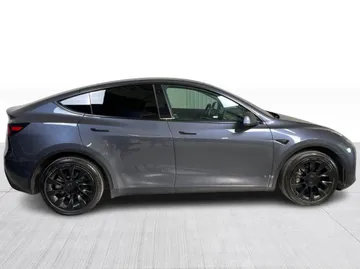 2022 Tesla Model Y - image 2