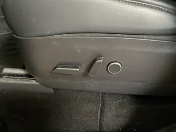 2022 Tesla Model Y - image 19